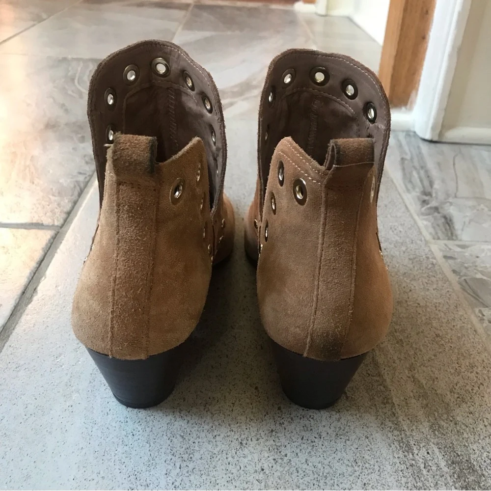 Sam Edelman Rubin Tan Brown Suede Grommet Booties, Size 9.5 Women.